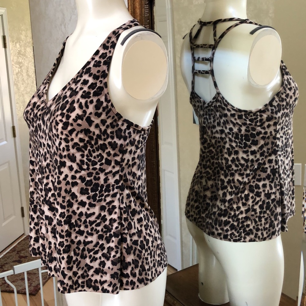 New Women’s leopard look Tankini top.  Size S.  V front.  Ladder pattern back.